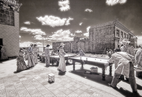 kham playing pool