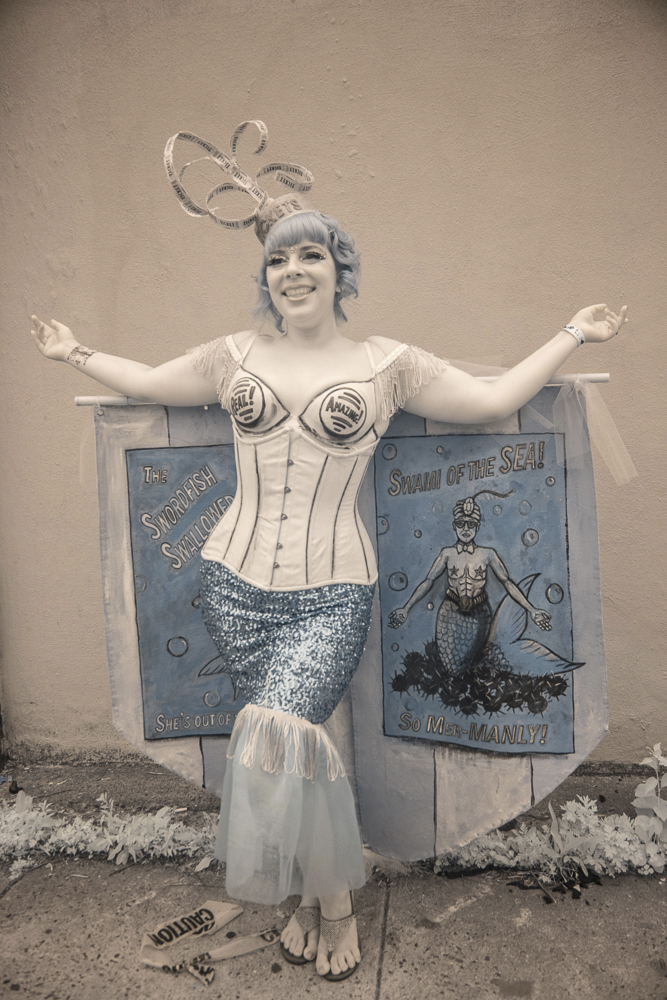 Gold_Terri_MermaidParade1