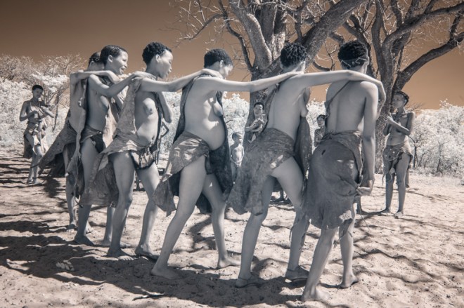 Namibia_Dunes_Etosha_San_Red-570-7